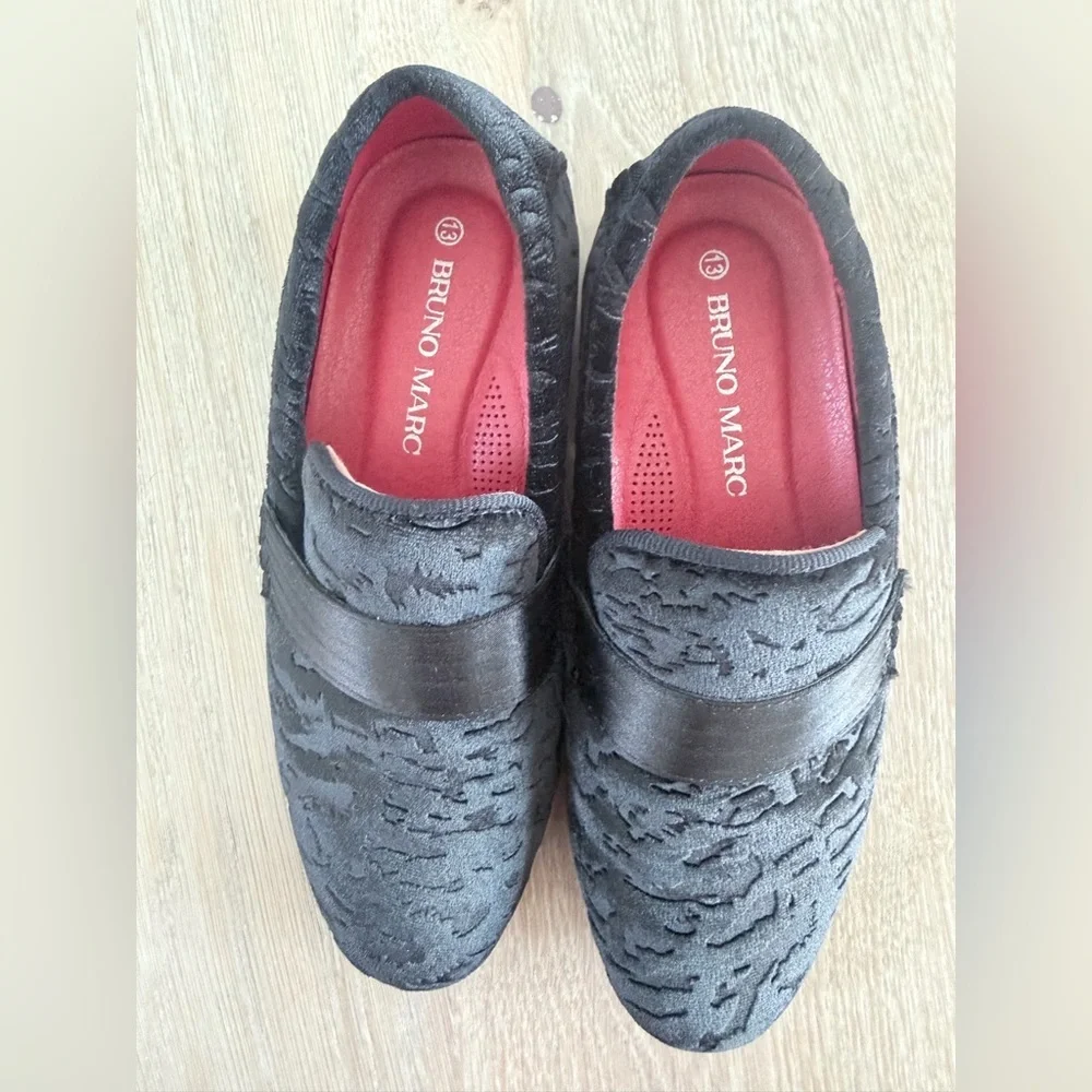 Bruno Mark PU Velvet Boys Black Dress Shoes Loafers with Red Lining size 13